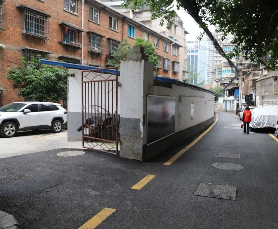 改造后的背街小巷。张钰佳摄