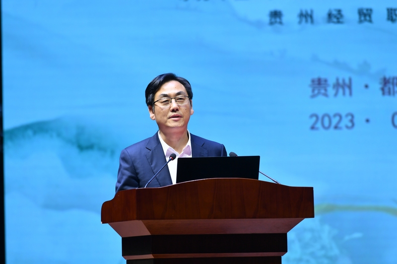 贵州省教育厅副厅长、党组成员，省委教育工委委员杨天仪讲话。