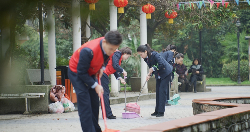 2022年4月，国家税务总局清镇市税务团支部开展“环保进社区”志愿服务活动。清镇市税务局提供