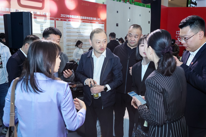 2.參會嘉賓在現場交流討論。貴州省農業農村廳供圖