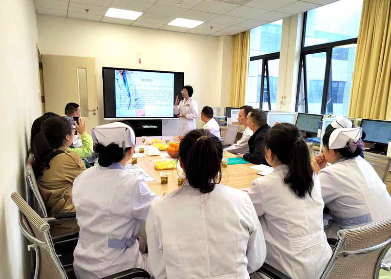 强化学科建设，提升诊疗水平。