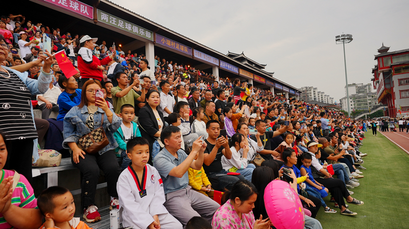 比赛现场座无虚席。图片由榕江县融媒体中心提供