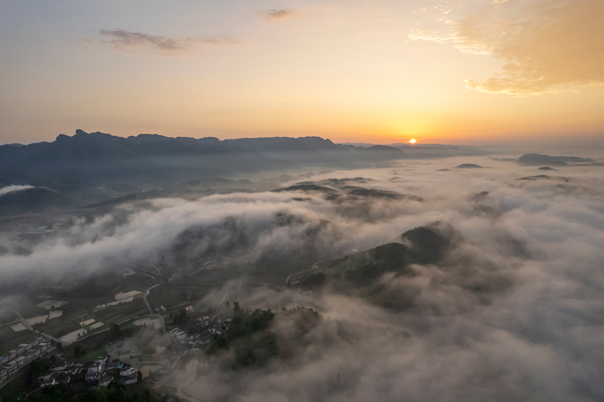 黔東南州施秉縣甘溪鄉高碑村。