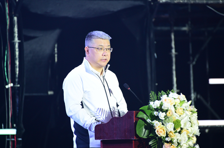 贵阳市体育局党组成员、副局长黄俊主持开幕式。