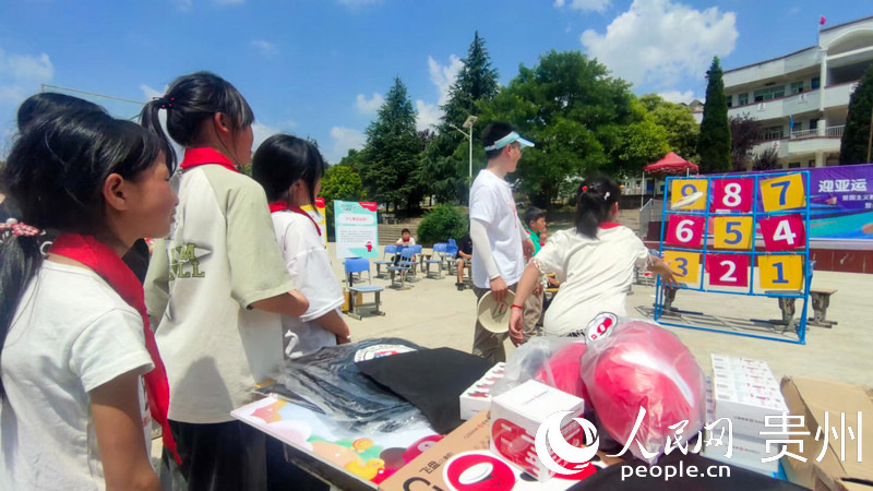 趣味运动会现场。人民网记者 涂敏摄