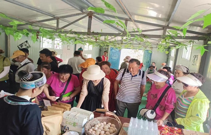 平洋生态农庄特色土特产展销。