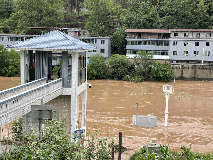 截止6月2日11时，受强降雨影响，木孔水文站水位涨幅4.51米。程侠摄