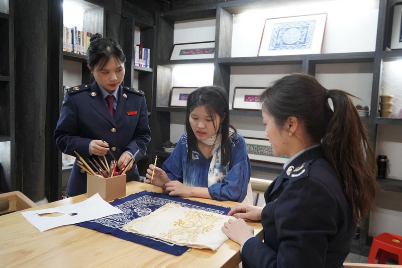 税惠赋能助发展 提质增效优服务。