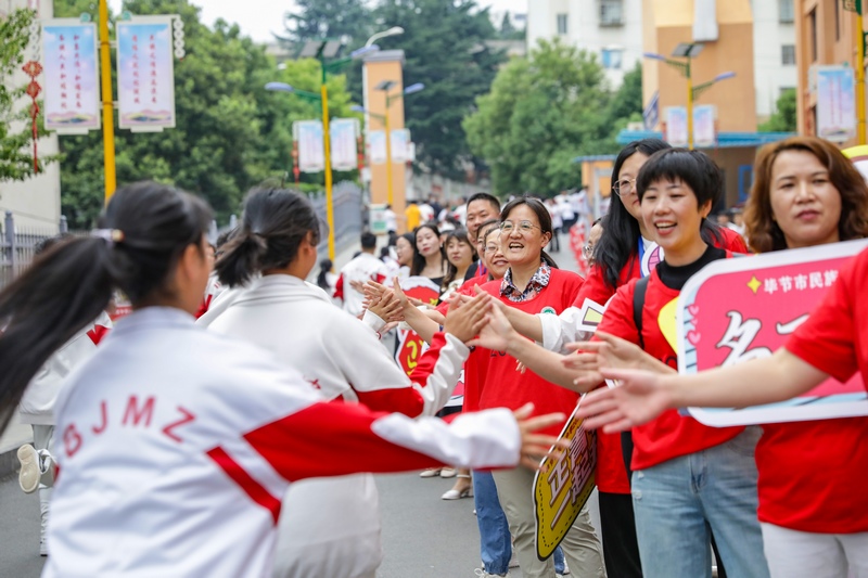 民中高考第一天。胡秋婷摄