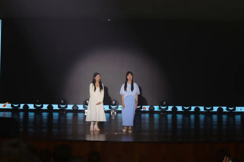 心理情景劇《束縛》。