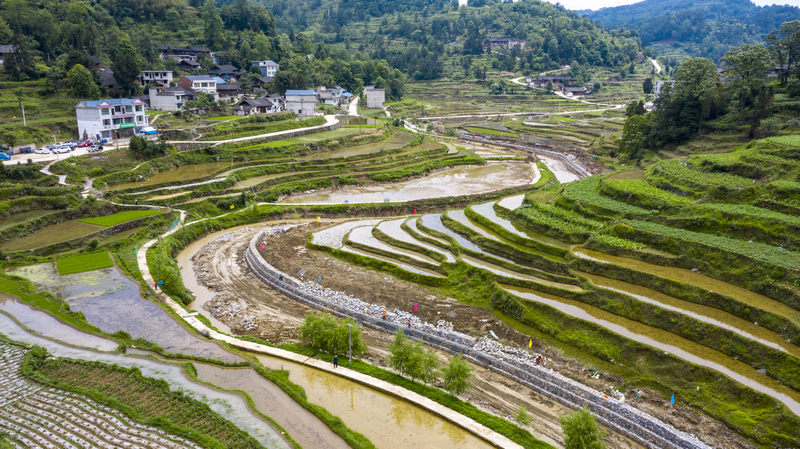 石阡县狮柳至袁家坡河道生态治理工程项目建设现场。吴剑摄
