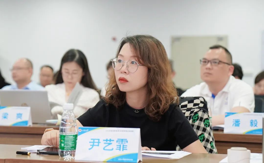 贵州工商职业学院执行校长尹艺霏、常务副校长潘毅一行深入学习五邑大学教育教学改革经验。