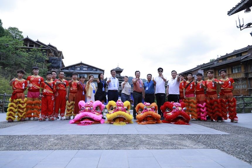 佛山“醒獅隊”到肇興侗寨開展文化交流。