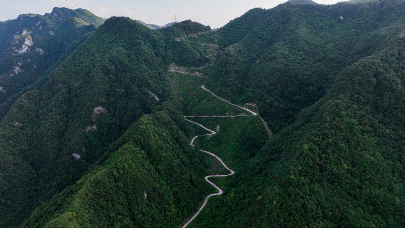 乡村公路。王印摄