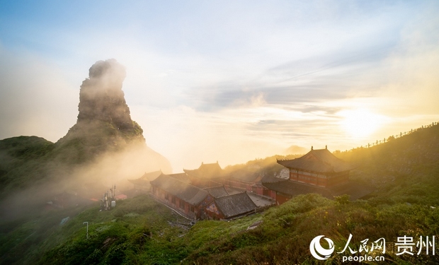 航拍世界自然遺產地梵淨山：雲霧繚繞 森意盎然