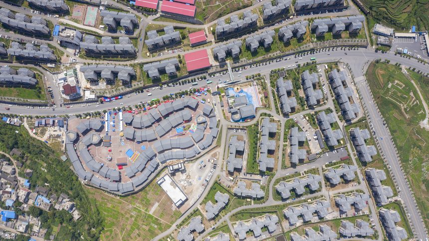 2023年6月23日，赫章金銀山街道易地扶貧搬遷點“同心家園”鳥瞰（無人機照片）。