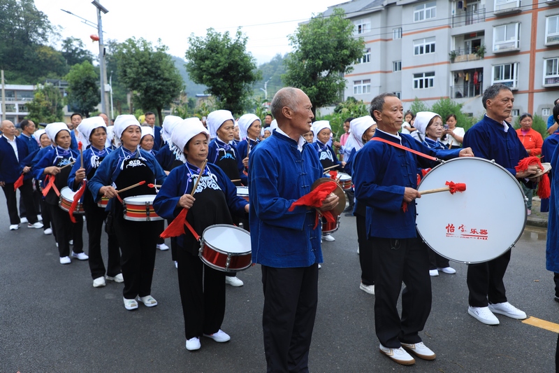 鼓揚鎮踩街活動正式開始。