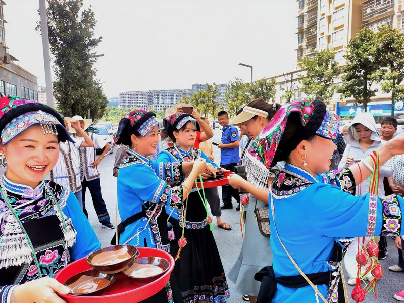 小碧布依族苗族乡“六月六”系列活动现场。