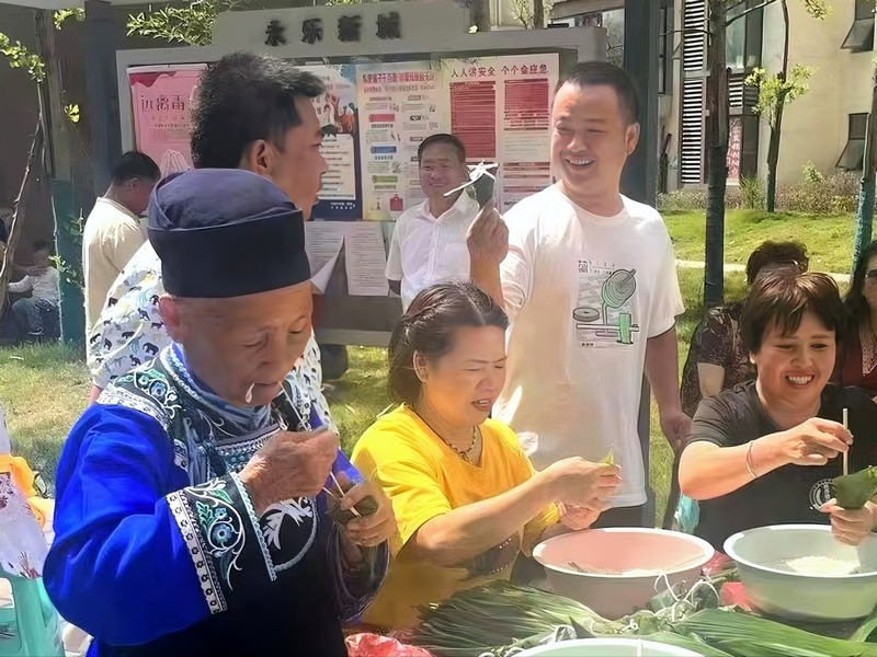 小碧布依族苗族乡“六月六”系列活动现场。