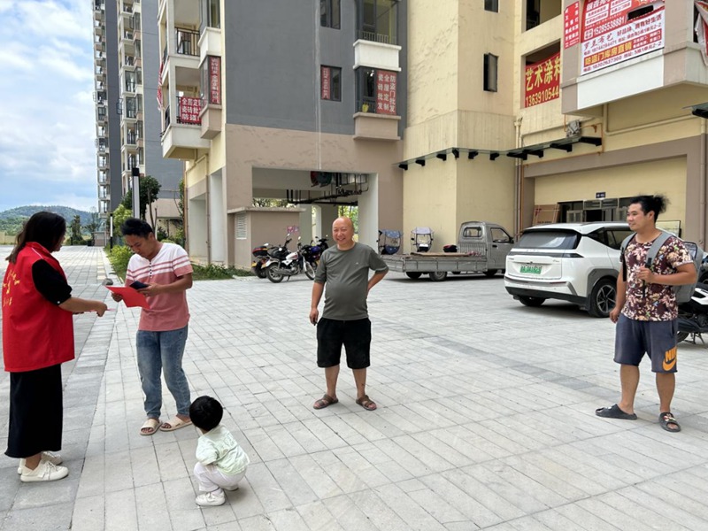 2、宣傳走進小區。