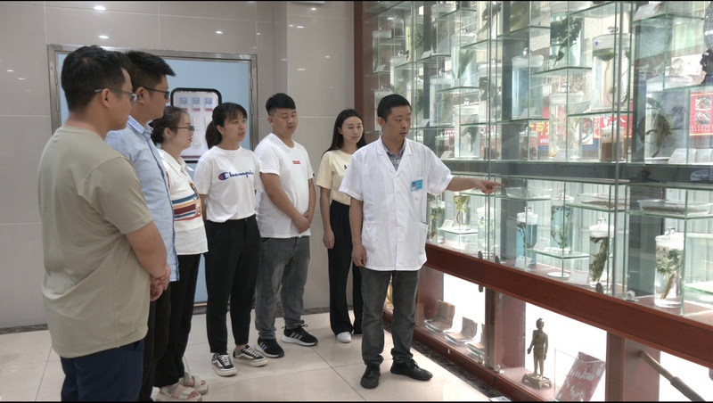 石阡县中医医院中药材样本展示厅。