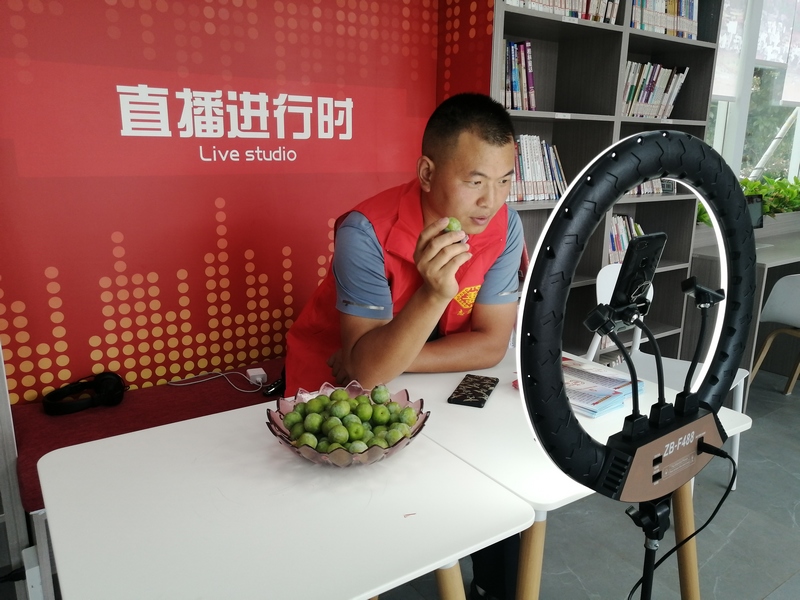 直播卖货中。