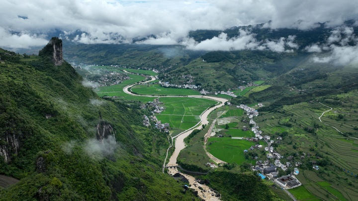 桐梓县狮溪镇黄坪村水稻基地。