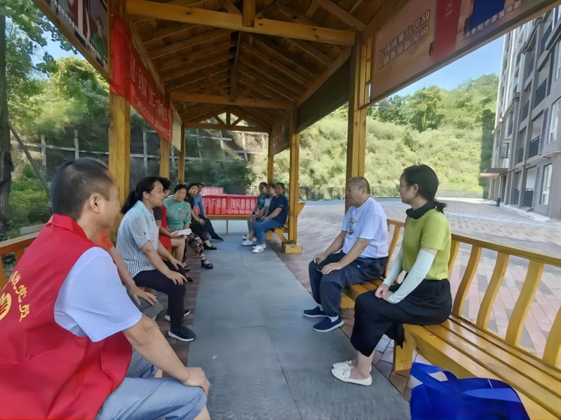马王街道金鸭社区开展移风易俗主题宣传活动。赵毫摄