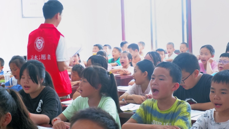 习水：校镇携手 让孩子假期有“趣”处。