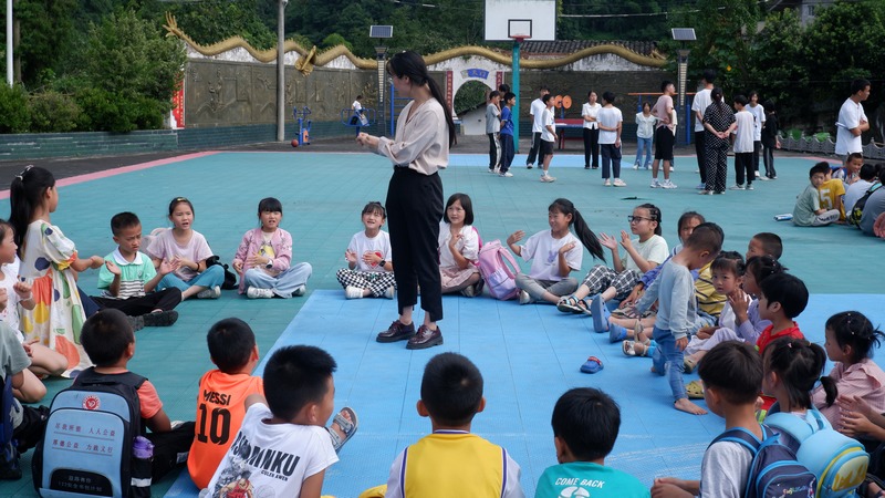 习水：校镇携手 让孩子假期有“趣”处。