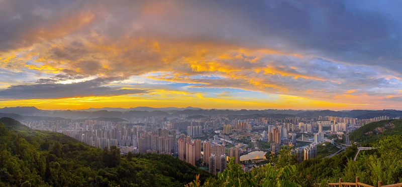 七星关区全景图 七星关区融媒体中心供图