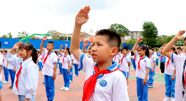 你好，新學期！獨山各小學“開學第一課”精彩紛呈