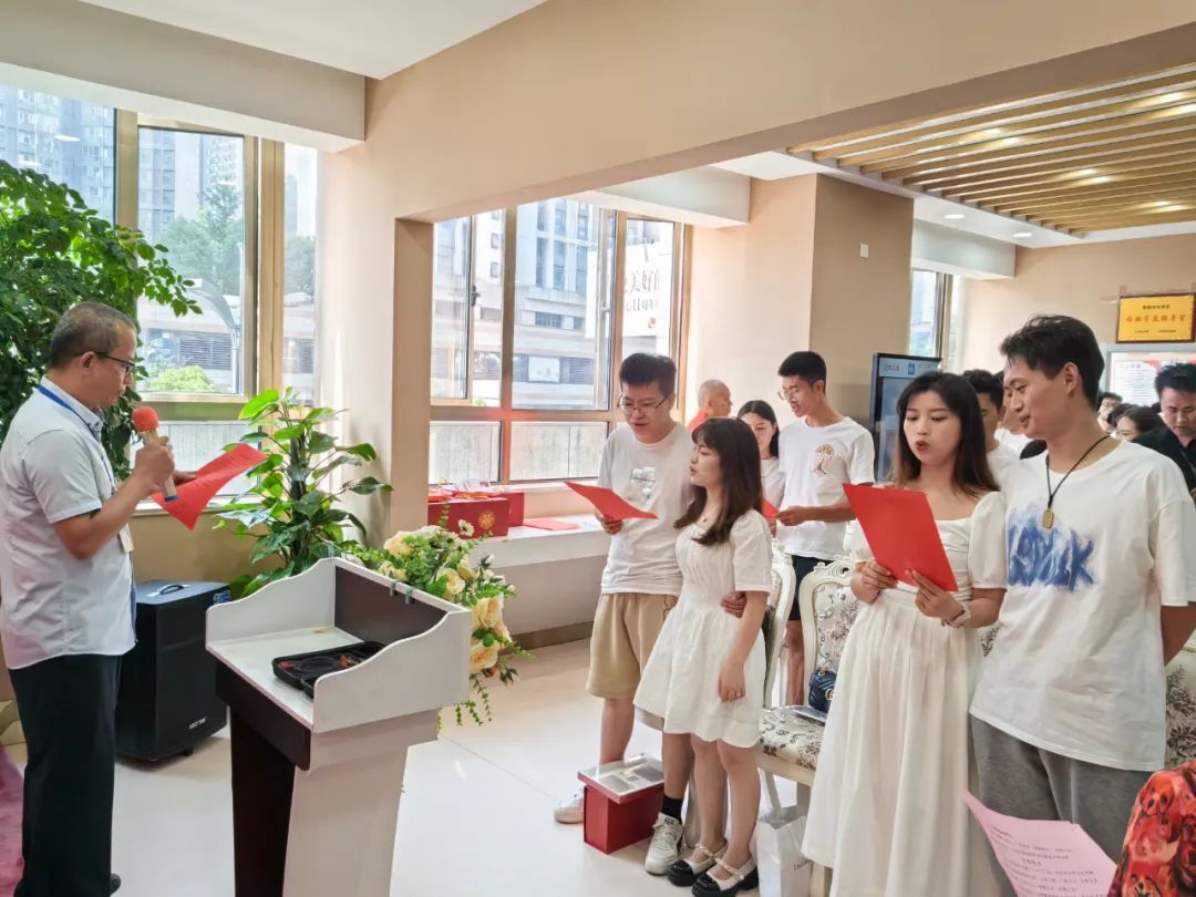 雲岩區民政局婚姻登記服務中心現場。趙倩倩攝 (2)