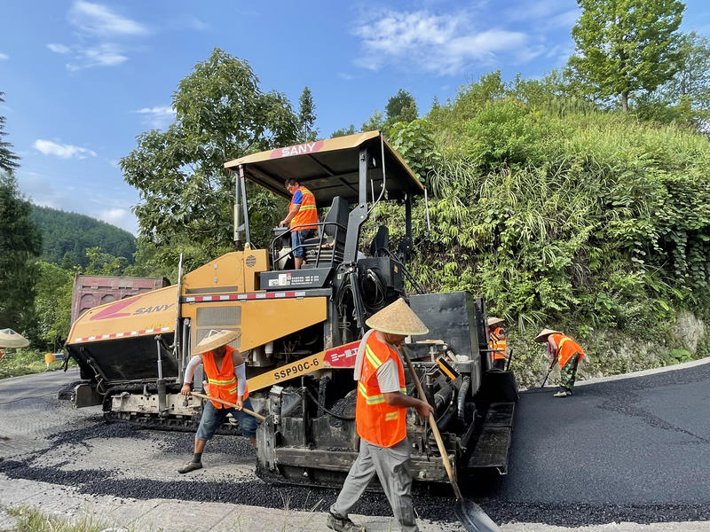 S304線瀝青混凝土路面修復。