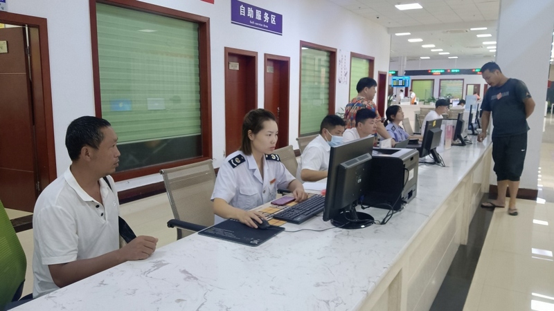修文县政务窗口 姜继恒 摄.jpg
