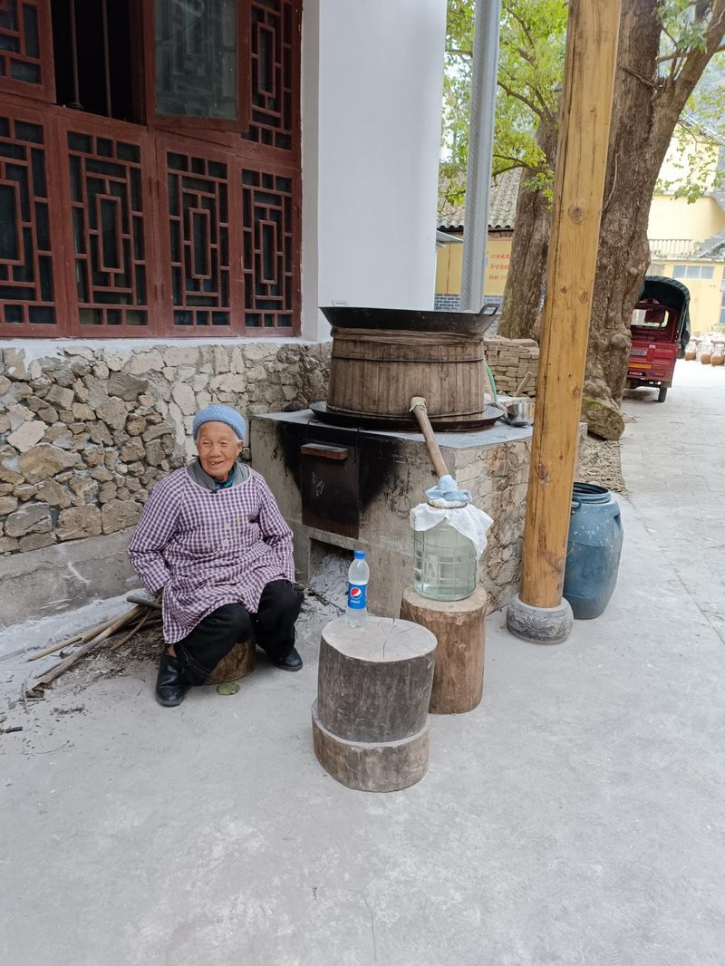 酿制香醇的米酒。