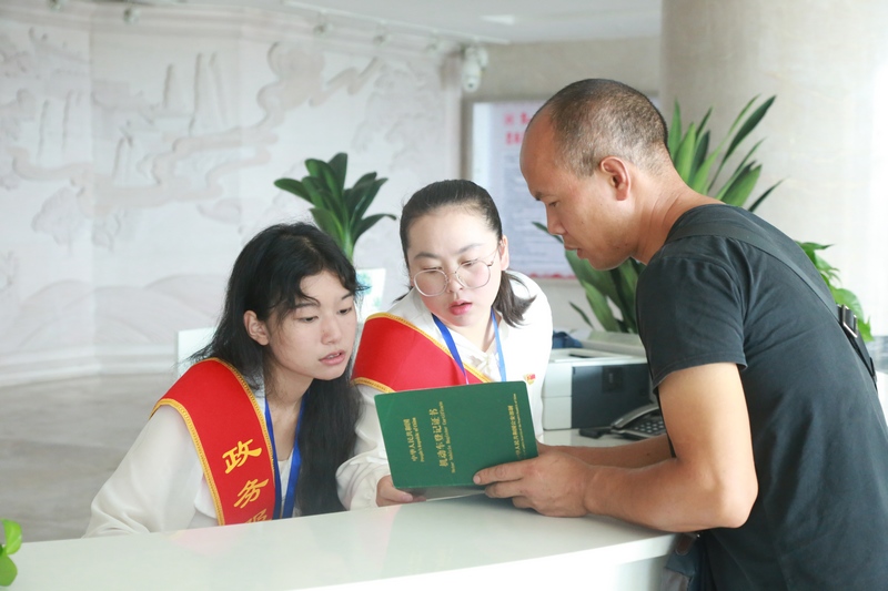 思南县强化党建引领，优化营商环境。田小龙摄