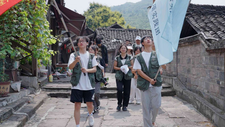 坚定理想信念赓续红色血脉。