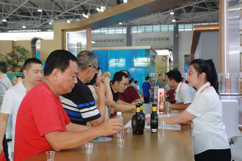 习水产区12家酒企组团亮相第十二届酒博会。
