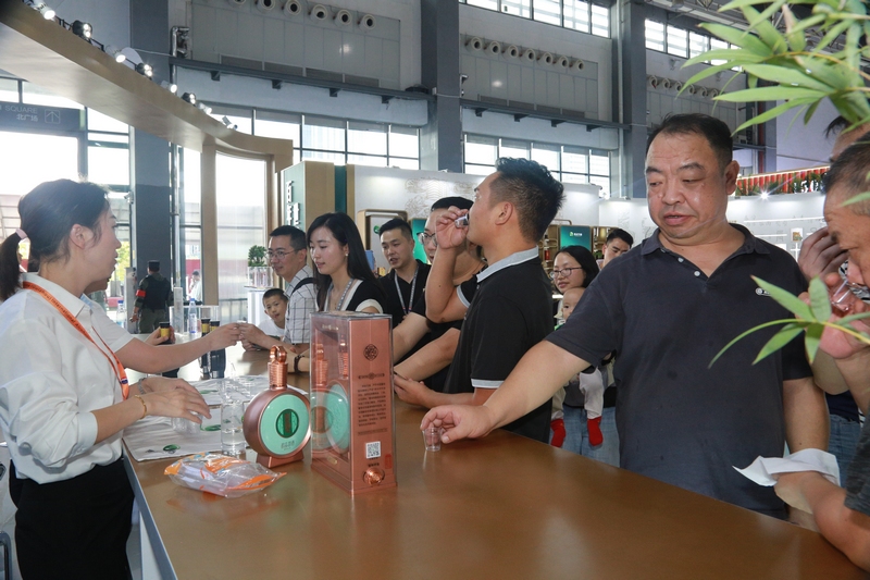 习水产区12家酒企组团亮相第十二届酒博会。