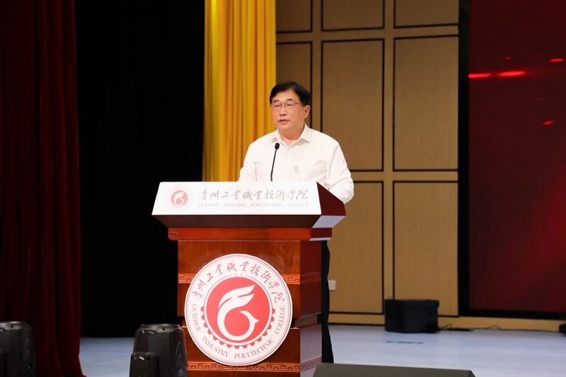 学院党委书记蔡志坚致辞。