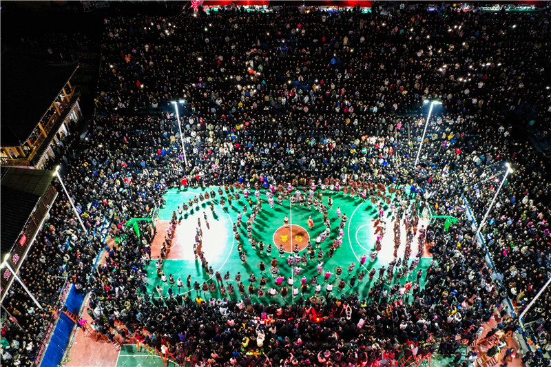 貴州省首屆“美麗鄉村”籃球聯賽總決賽在台江縣台盤村開賽。向憶峰攝