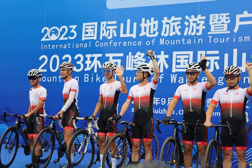 車隊亮相。付吉昌攝