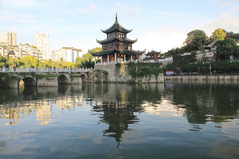 南明河甲秀楼段。