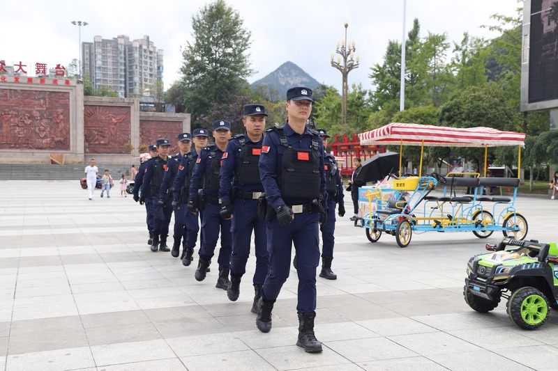 特巡警街面巡邏崗。