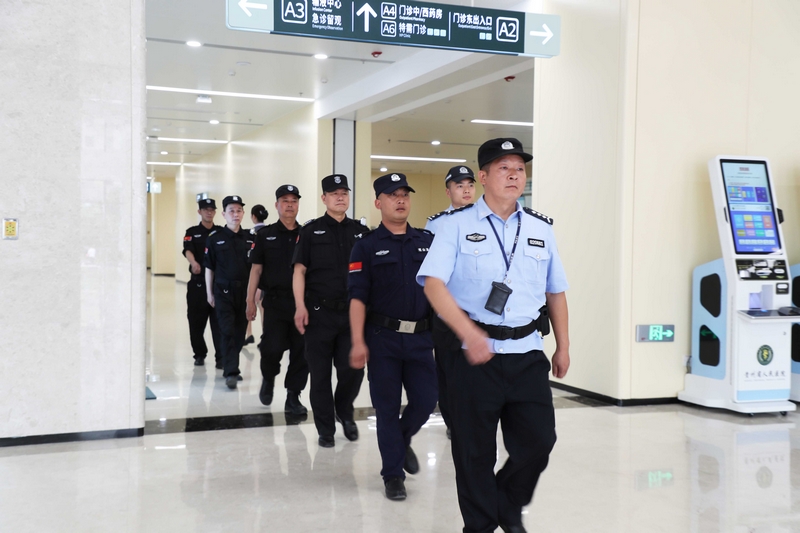 “院警”和醫院保安人員日常巡邏。
