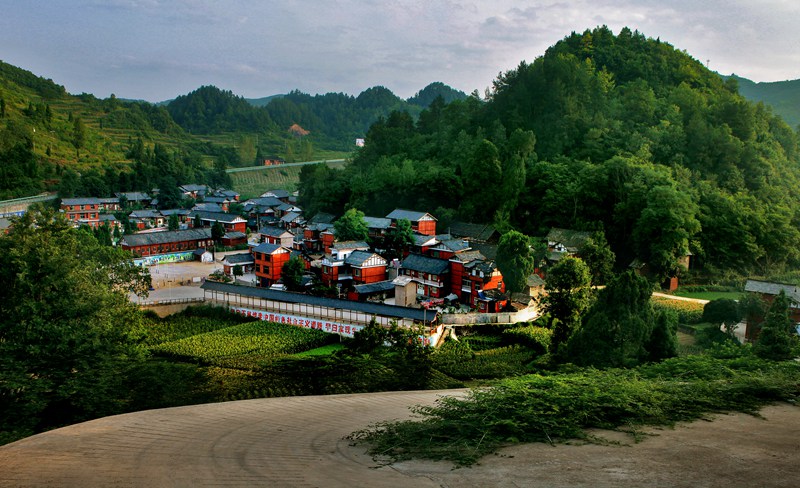 图为：开阳县禾丰-穿洞村