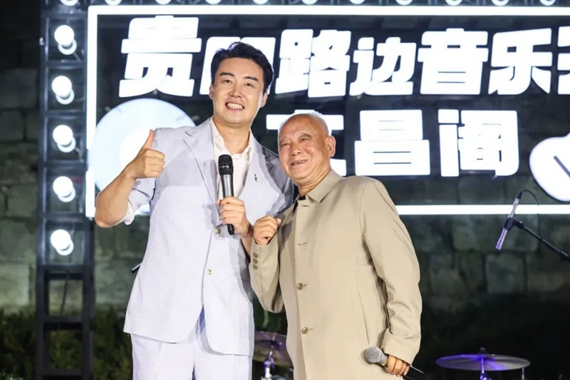 圆梦舞台。郭然摄