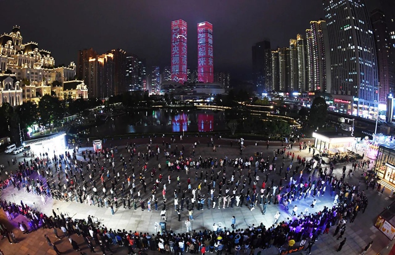图片（1）南明区花果园分会场现场