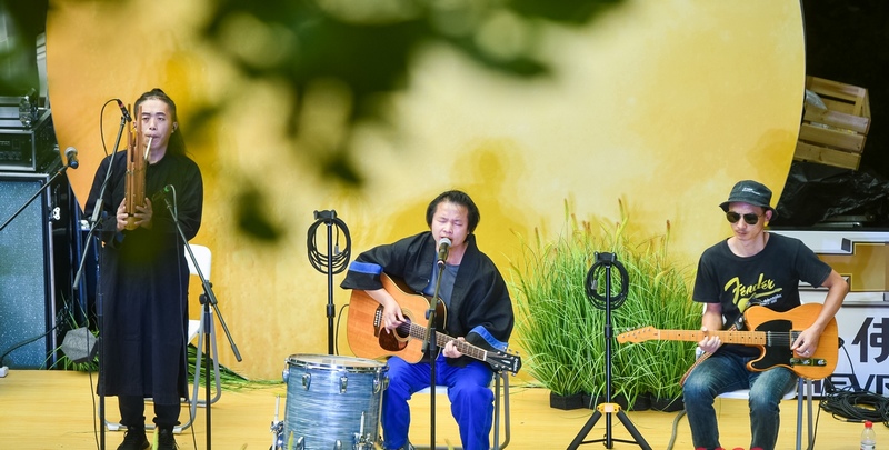 3、大鬼师乐队主唱叠贵。.jpg
